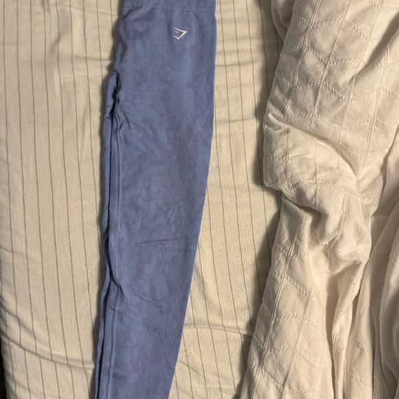 Gym shark legging - Picture 2 of 3